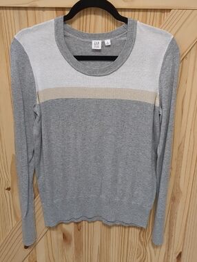 GAP Gray & Cream Colorblock Sweater